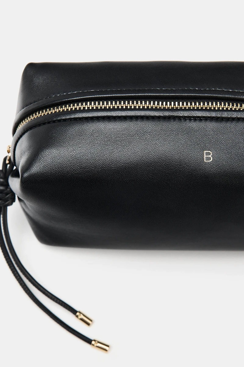 LEATHER TOILETRY BAG