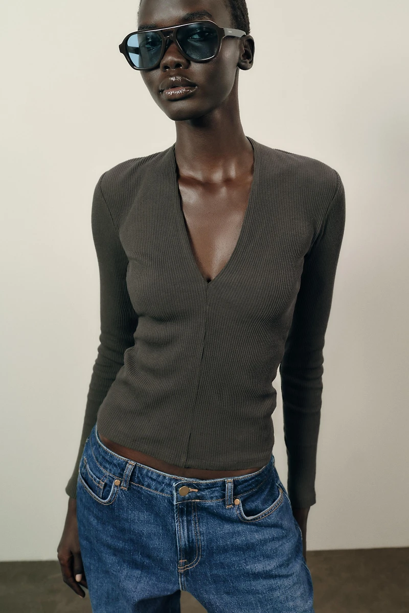 RIB V-NECK TOP