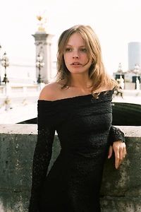 STRAPLESS LACE DRESS