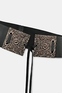 CEINTURE LARGE EN CUIR À BOUCLE TRAVAILLÉE
