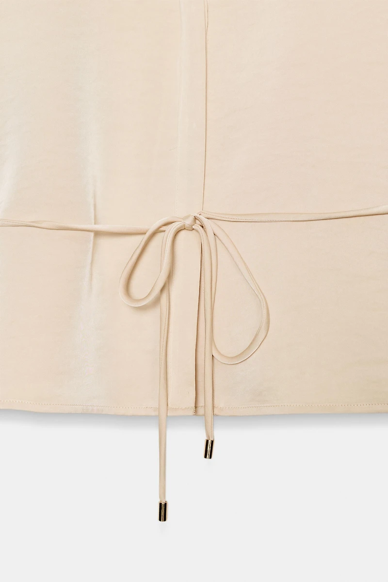 SATIN EFFECT BLOUSE WITH THIN BELT