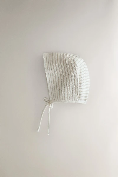 CHILDREN'S BONNET MADE OF COTTON AND SILK