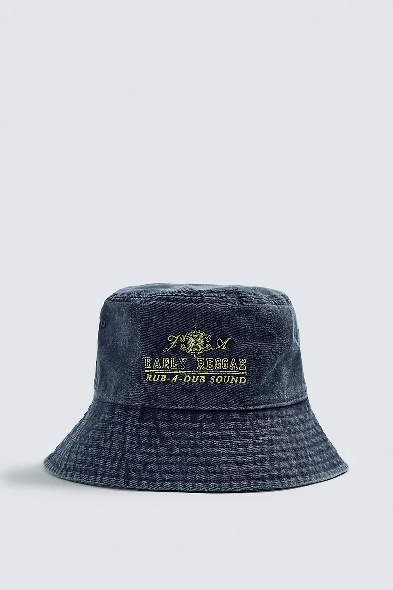 CONTRAST EMBROIDERED WASHED BUCKET HAT
