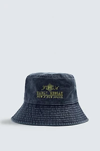 CONTRAST EMBROIDERED WASHED BUCKET HAT