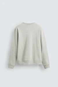 BASIC CREWNECK SWEATSHIRT