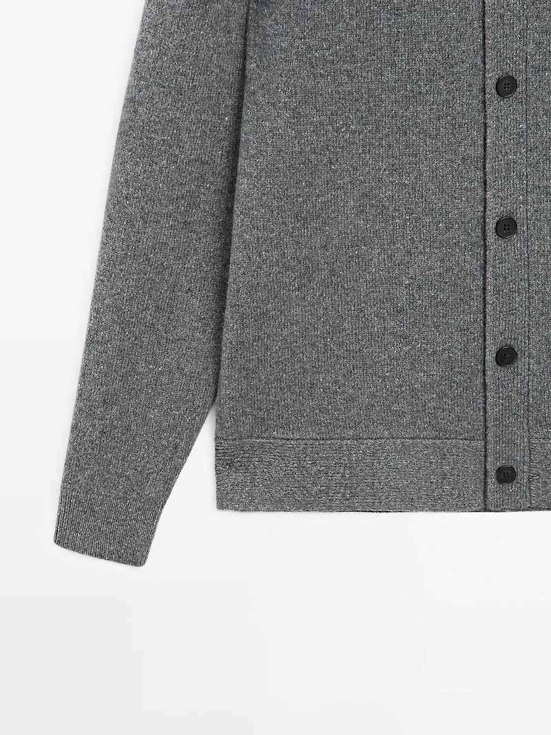 100% wool knit cardigan with polo collar