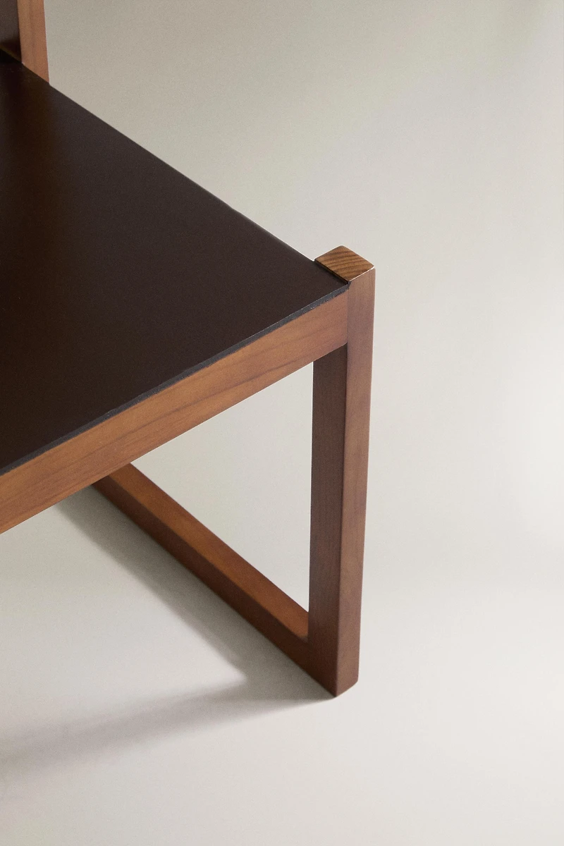 CHAISE STRUCTURE BOIS ET CUIR