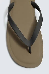 STRAPPY SANDALS