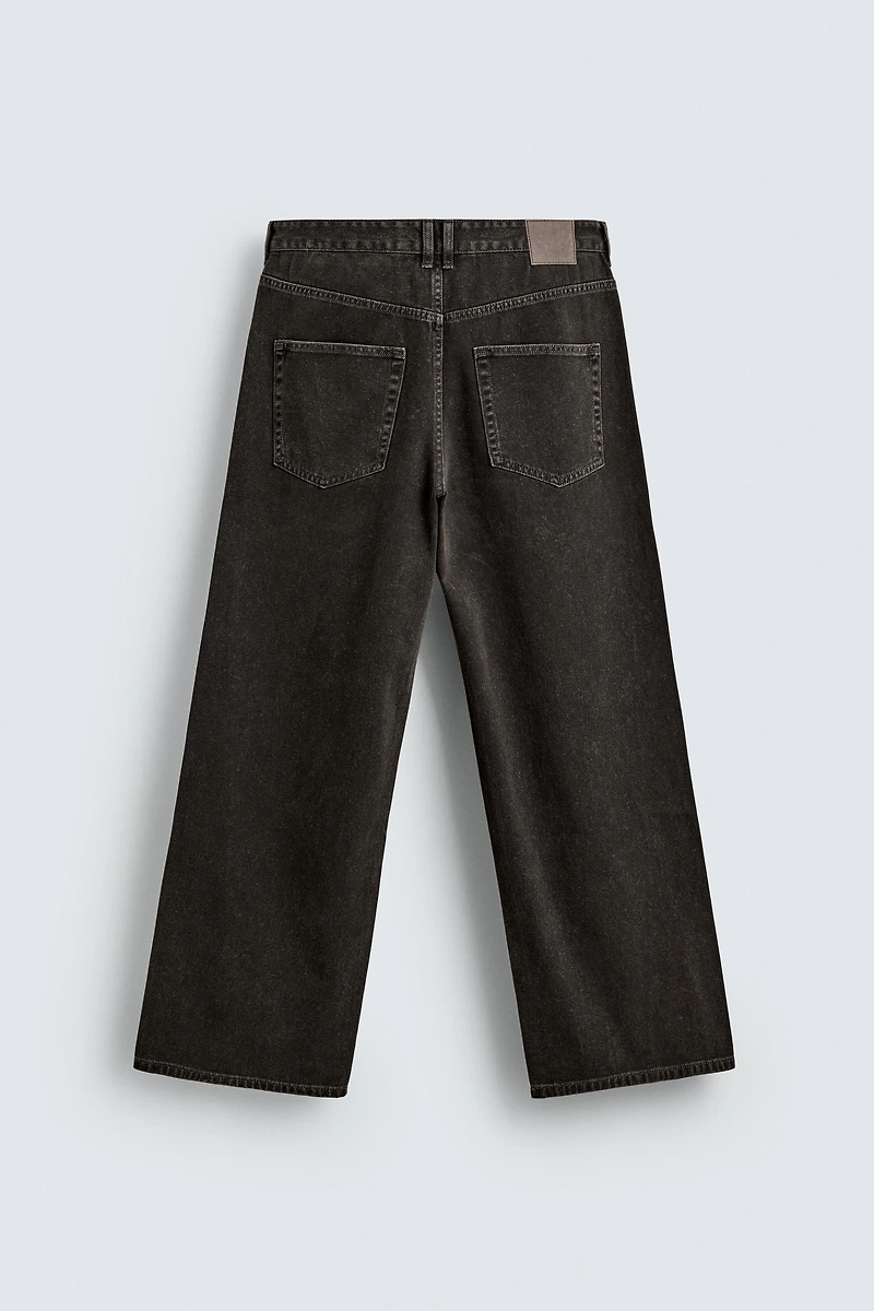 RELAXED FIT PANTS WITH ROTATED SEAM