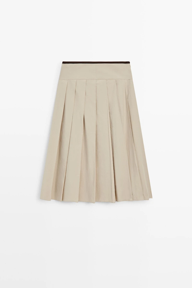 Pleated midi skirt with contrasting sash