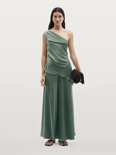 Flowing wide-leg trousers