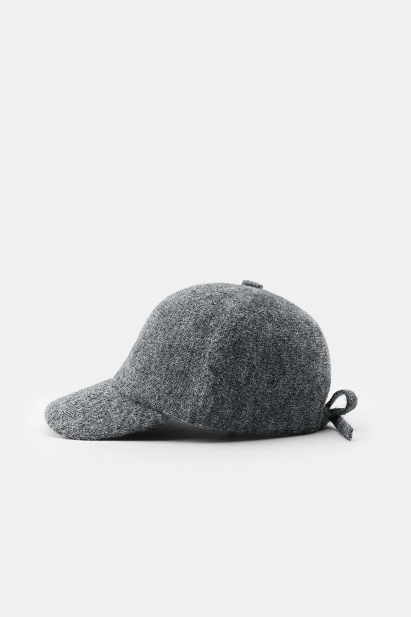CASQUETTE EN MAILLE AVEC LIEN