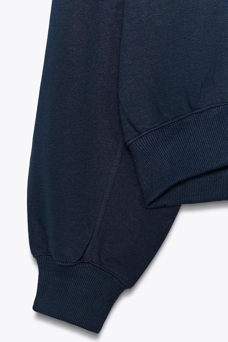 BASIC PLUSH SWEATSHIRT
