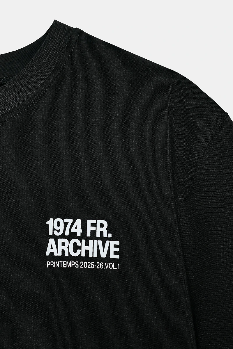 CONTRAST TEXT T-SHIRT
