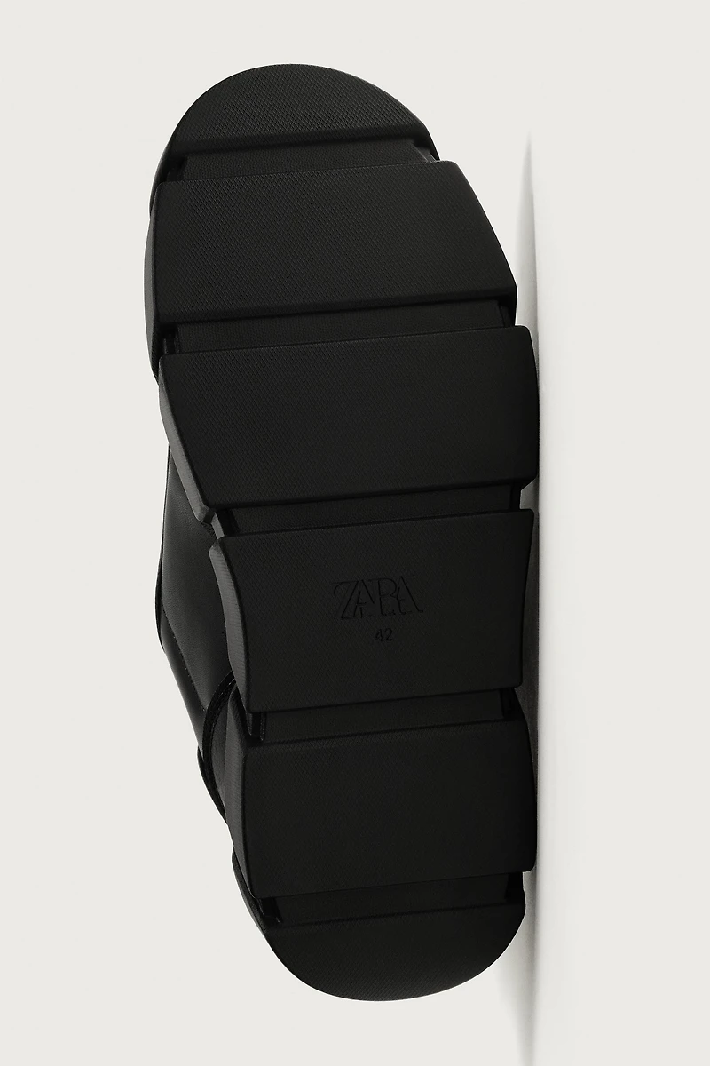 CHUNKY SOLE SNEAKERS