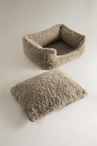 FAUX SHEARLING PET BED