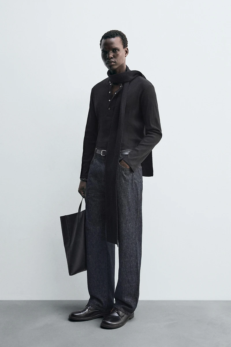 STRUCTURED HENLEY COLLAR T-SHIRT