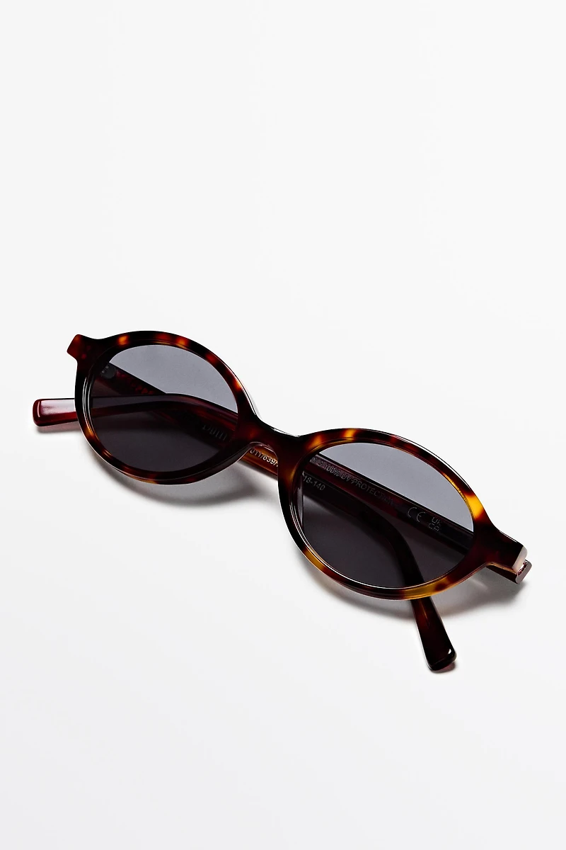 Oval sunglasses
