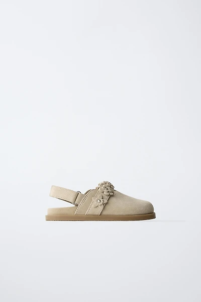SABOTS EN CUIR AVEC FLEURS