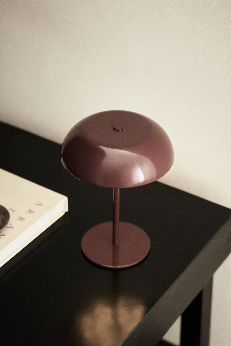MONOCHROME TOUCH TABLE LAMP