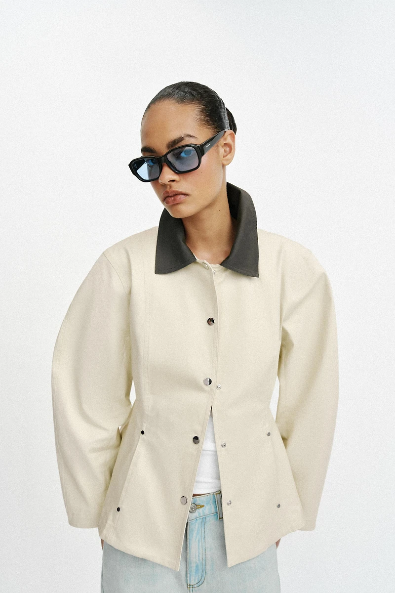CONTRAST COLLAR PEPLUM JACKET