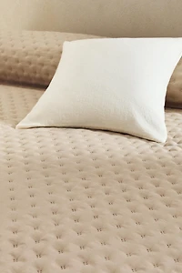 QUILTED QUILT WITH DOTS
