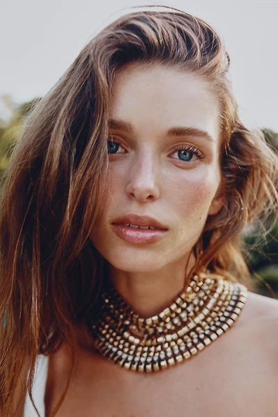 SPARKLY METAL CHOKER NECKLACE