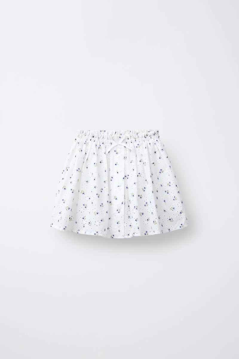 FLORAL EMBROIDERED SKORT