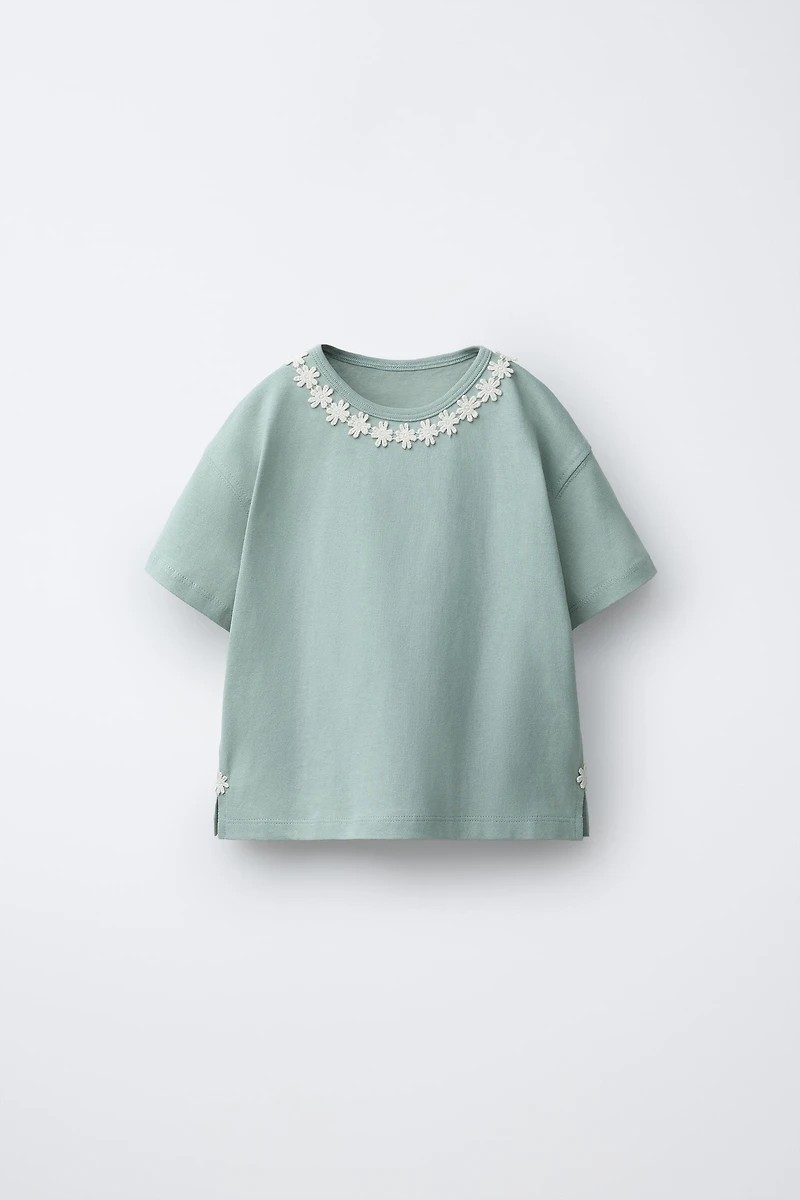 DAISY LACE T-SHIRT