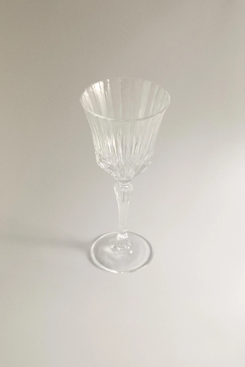 ENGRAVED-EFFECT CRYSTALLINE WINE GLASS