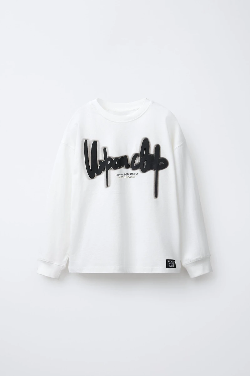 EMBOSSED TEXT T-SHIRT