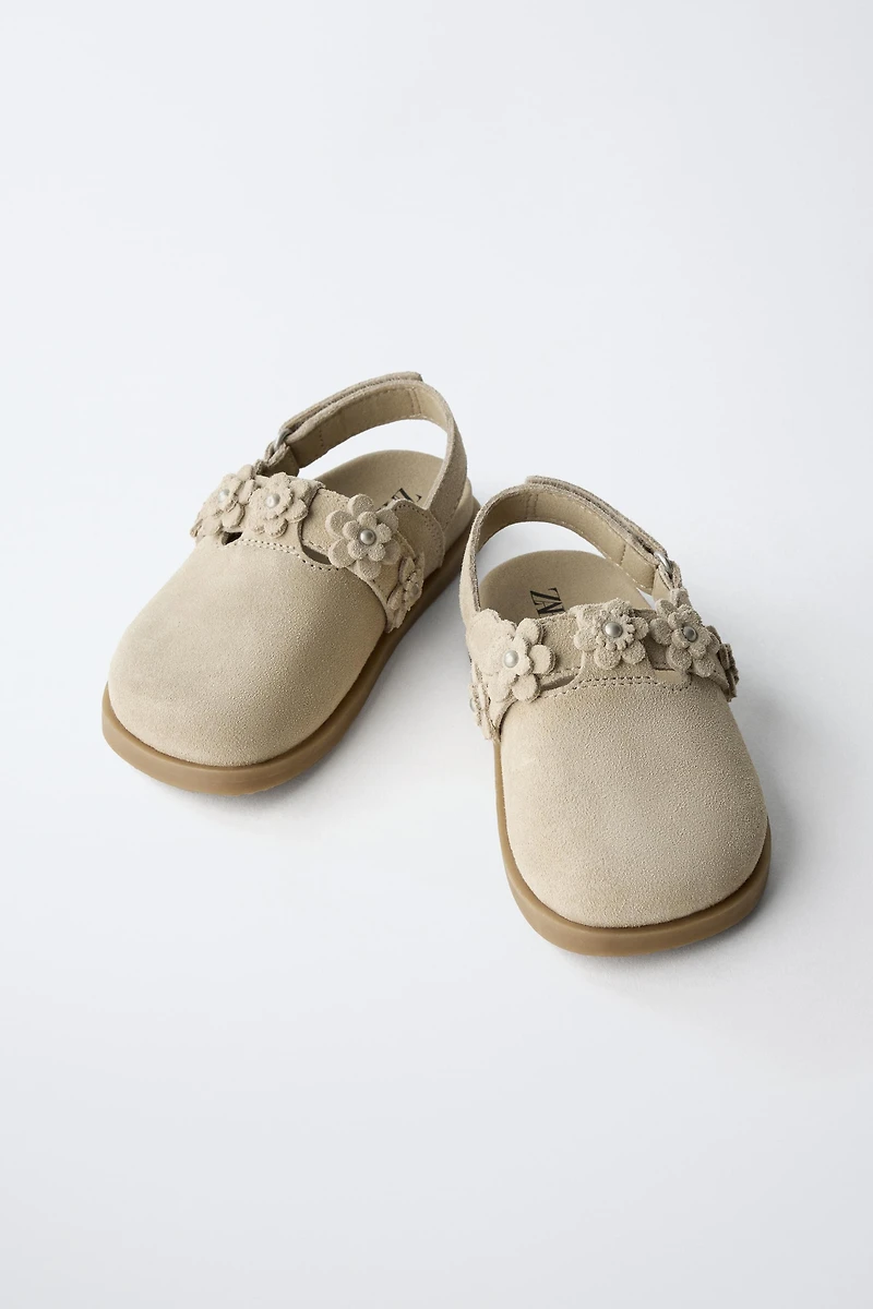 SABOTS EN CUIR AVEC FLEURS