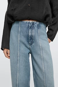 Barrel fit jeans with seam details