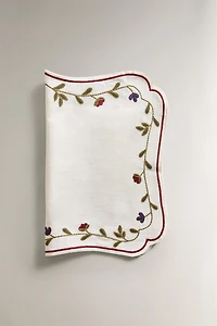 PLACEMAT WITH FLORAL EMBROIDERY