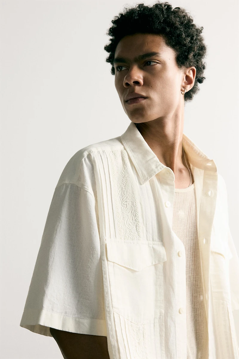RELAXED FIT EMBROIDERED PLEAT SHIRT