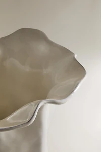 WAVY SHINY EARTHENWARE VASE