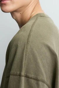 T-SHIRT LAVÉ STRUCTURÉ