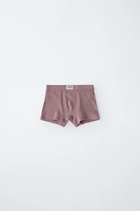 AGES 6- / THREE-PACK OF RIBBED BOXERS WITH LABEL