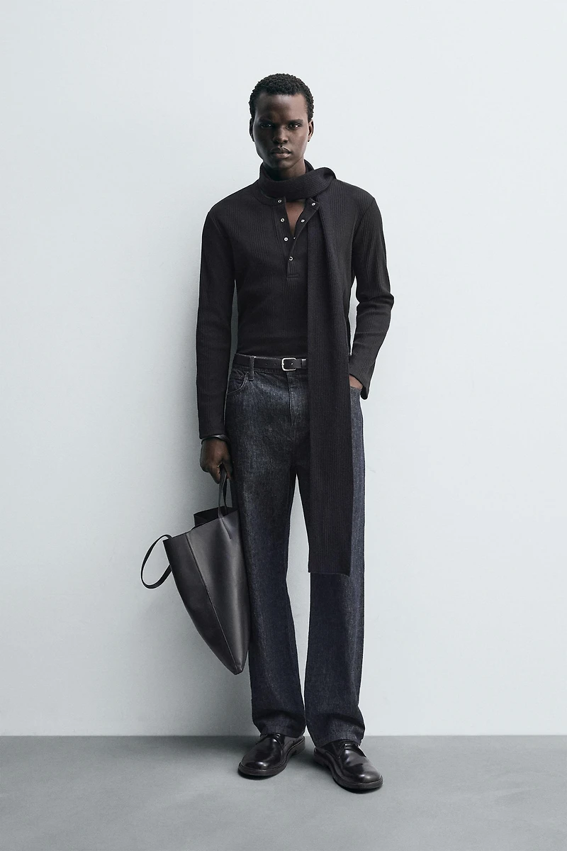 STRUCTURED HENLEY COLLAR T-SHIRT