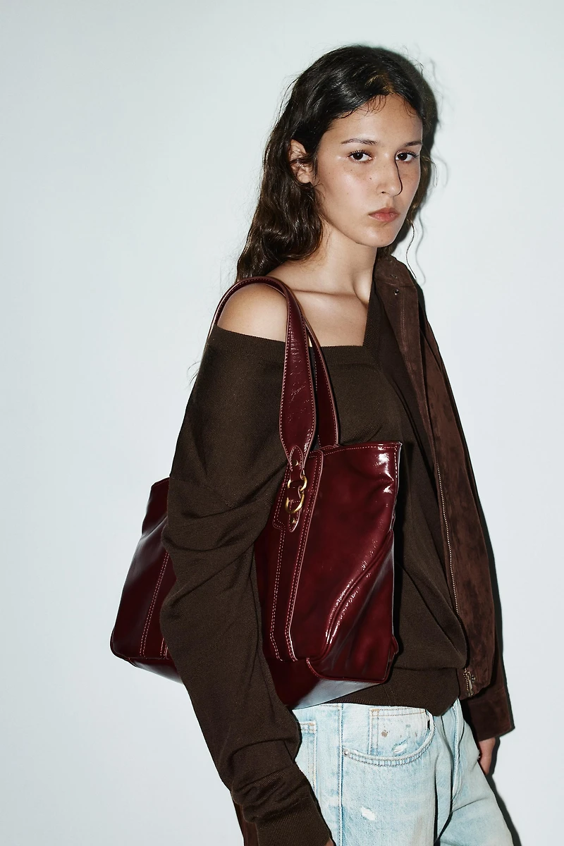 METAL DETAIL SHOULDER BAG