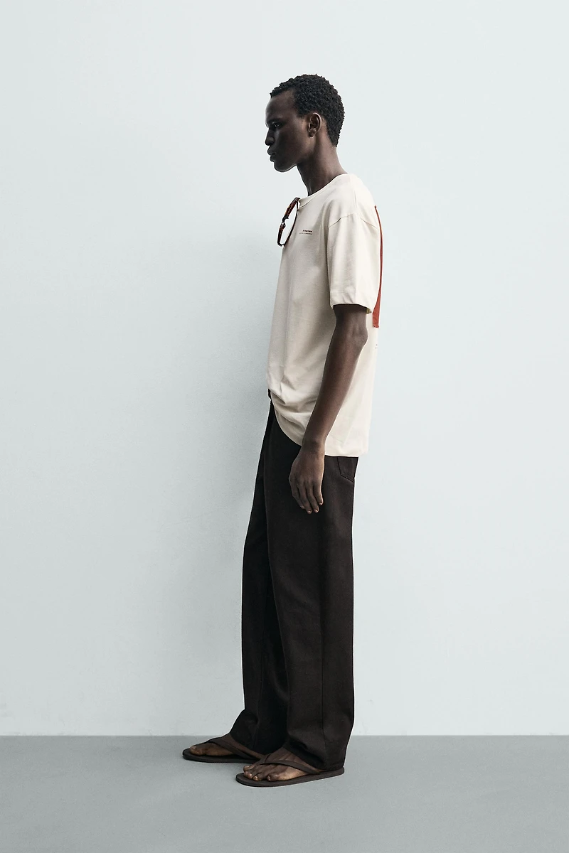 CONTRAST PRINT PATCH T-SHIRT