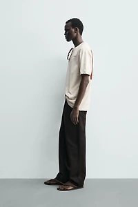 CONTRAST PRINT PATCH T-SHIRT