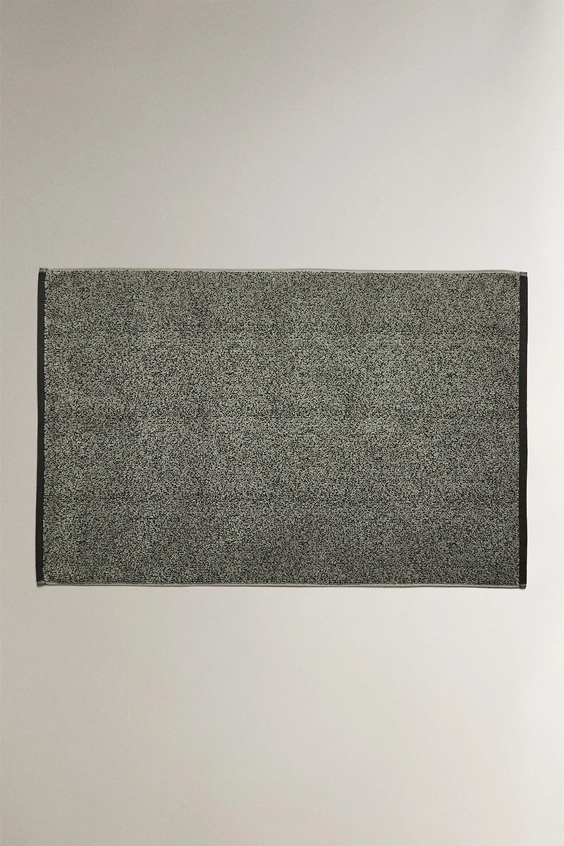 MELANGE-EFFECT BATH MAT