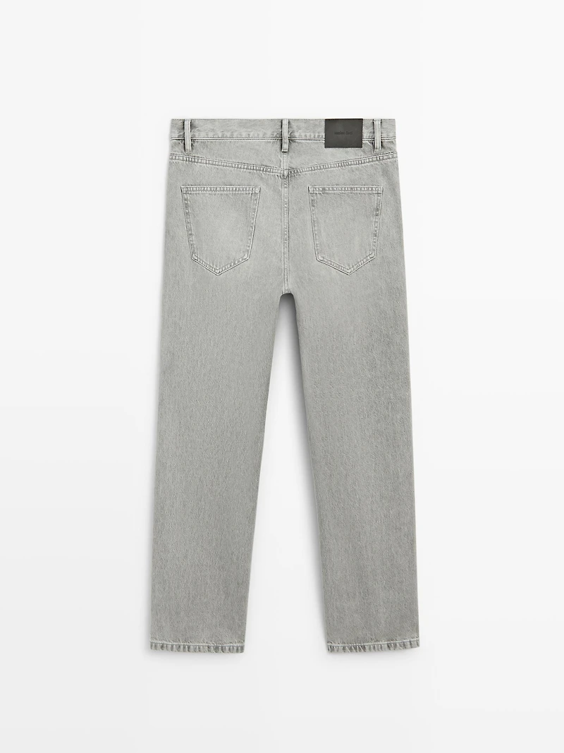 Straight-leg jeans