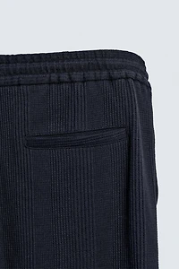 RELAXED FIT STRUCTURED SHORTS
