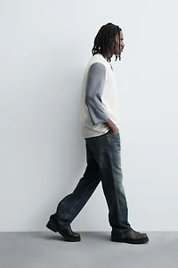LOW RISE FLARE FIT JEANS