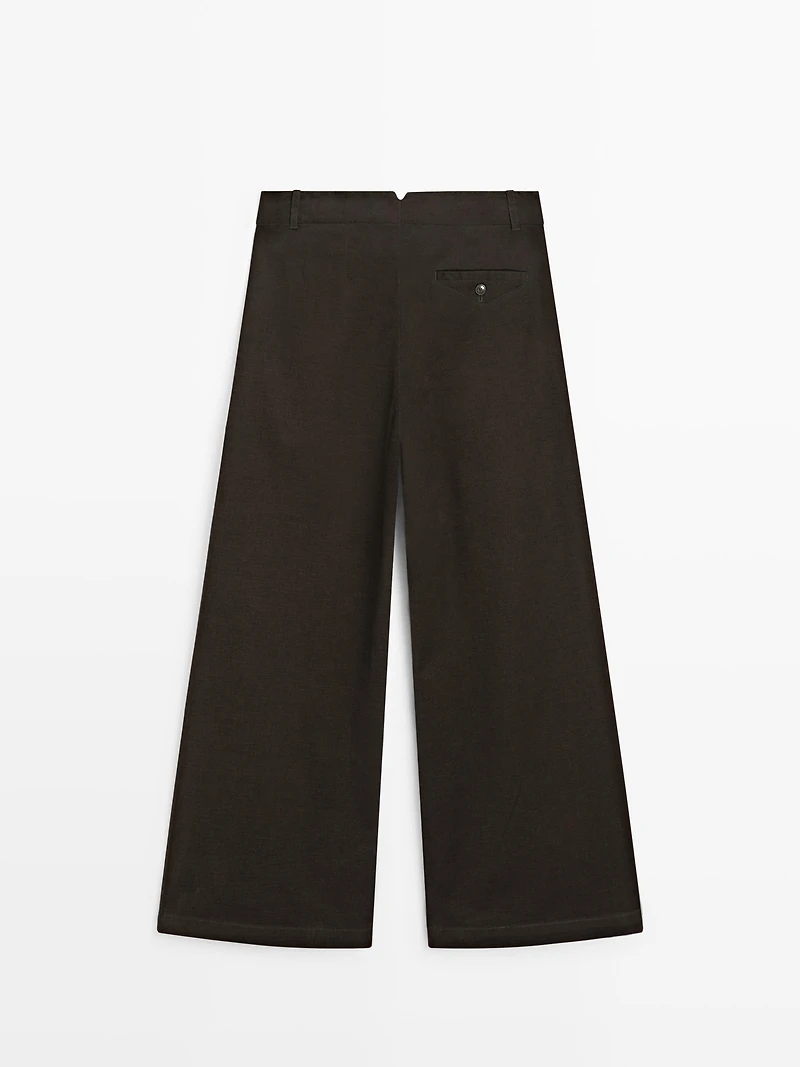 Wide-leg trousers with darts