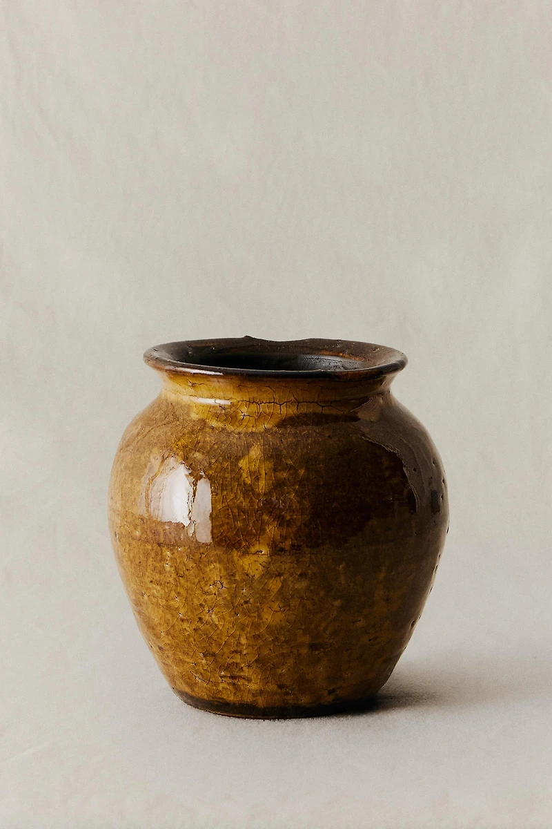 CERAMIC VASE