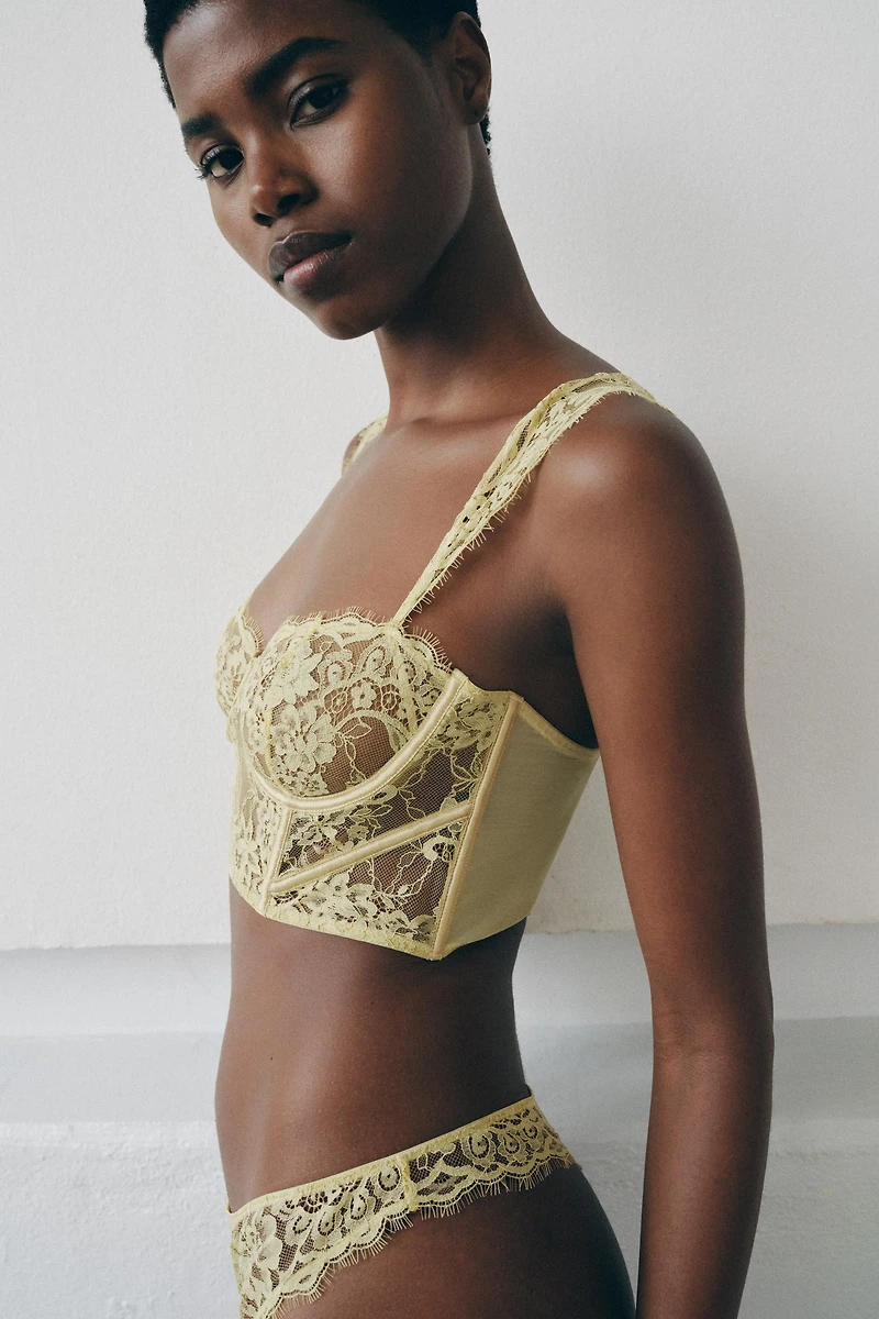 SOUTIEN-GORGE À ARMATURES EN DENTELLE