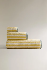REVERSIBLE STRIPED BATH TOWEL
